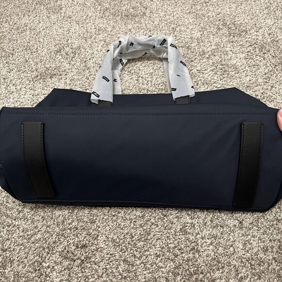 Away The Everywhere Shoulder Bag Navy Blue NWOT - Picture 8 of 9
